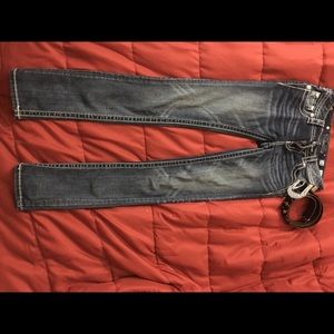 Miss me straight leg